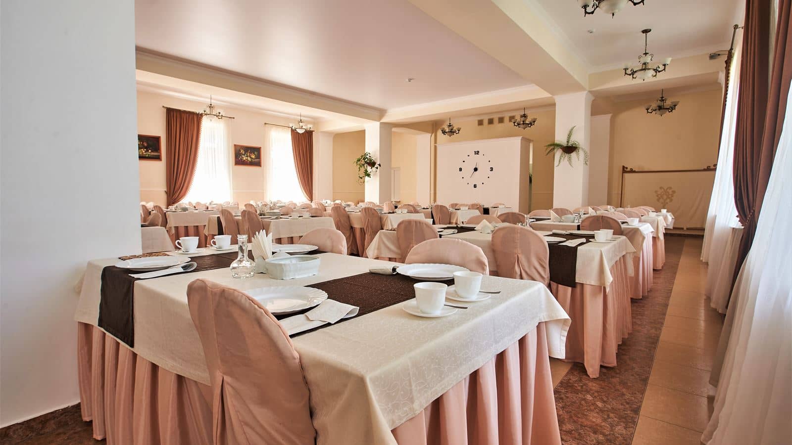restaurants-obedennii-zal