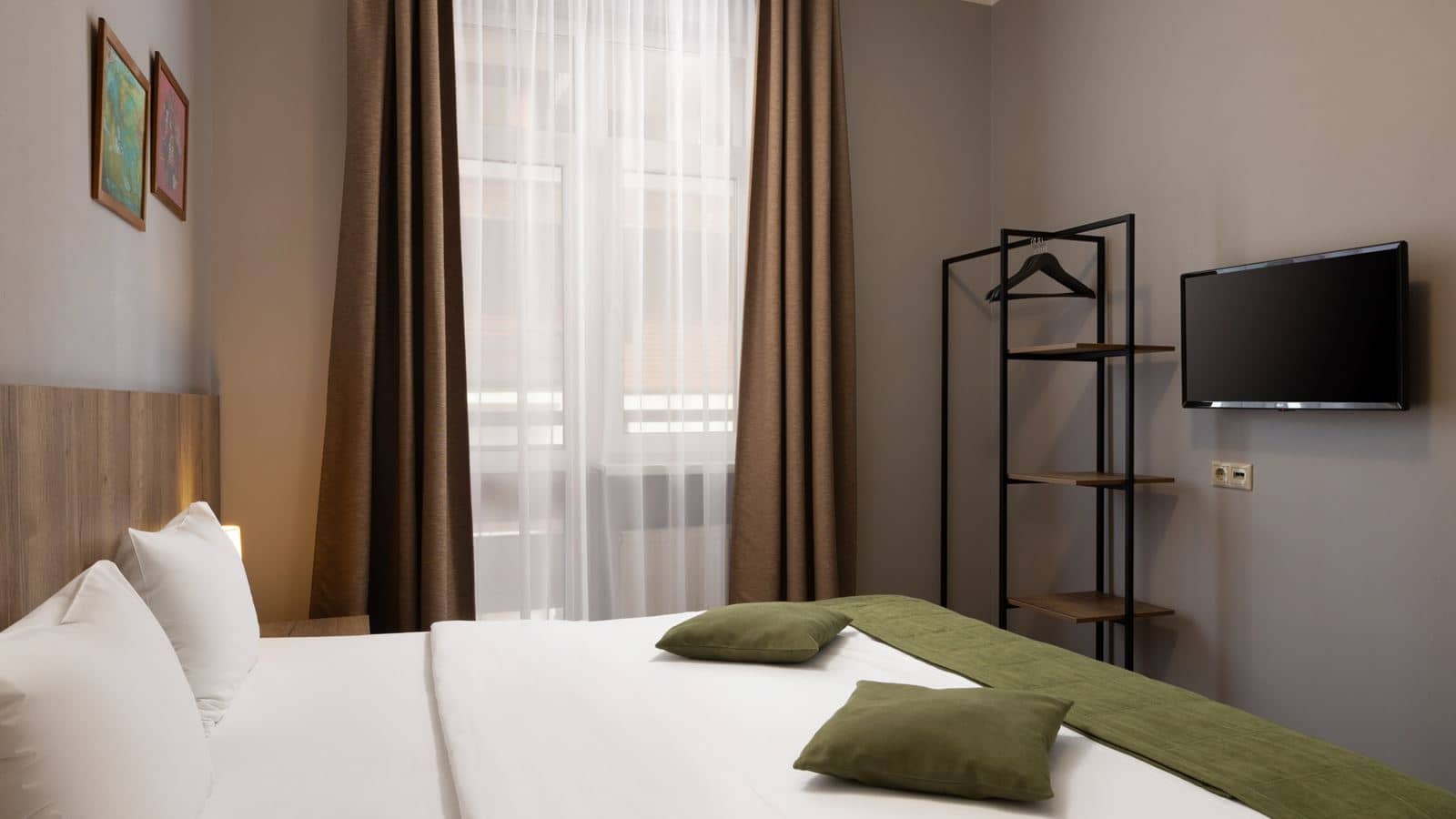 rooms-standart-3-rooms-balcony