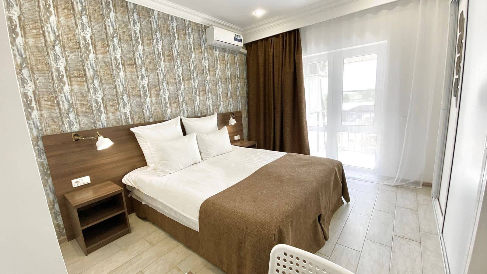 rooms-2-room-deluxe