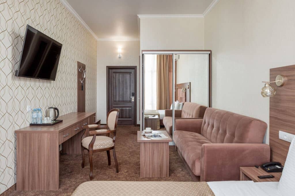 rooms-deluxe-with-balcony