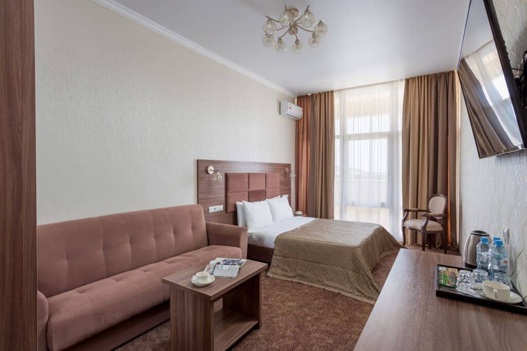 rooms-deluxe-with-balcony