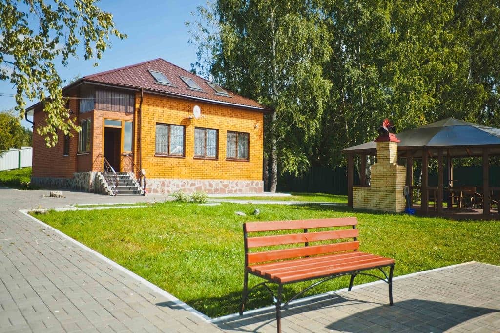 rooms-8bed-cottage-by-the-lake2