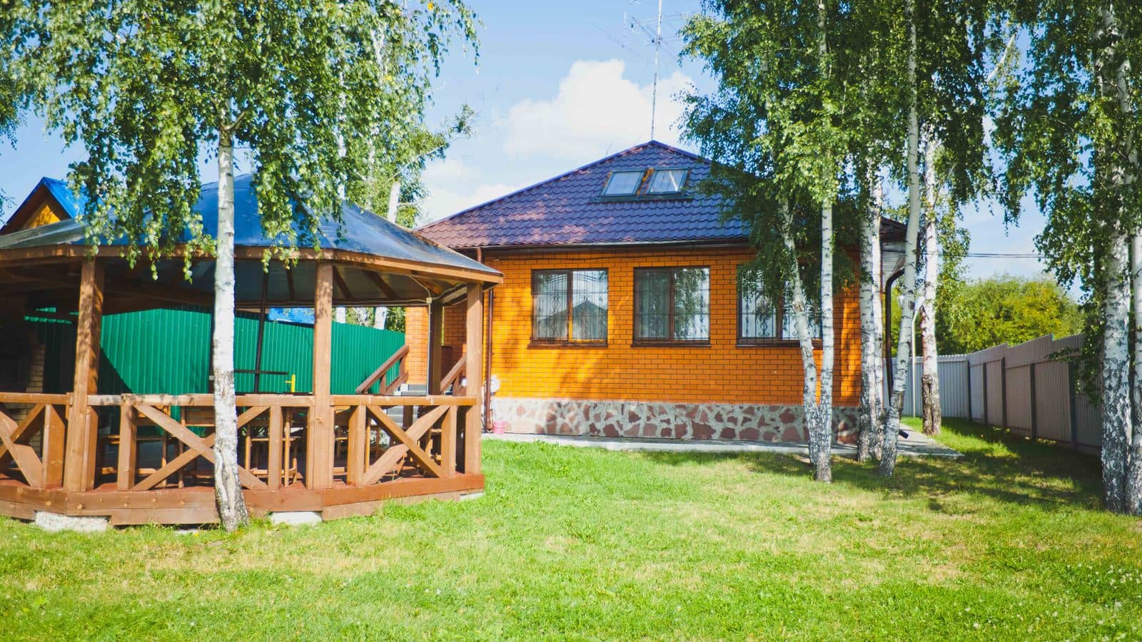 rooms-6bed-cottage-by-the-lake1