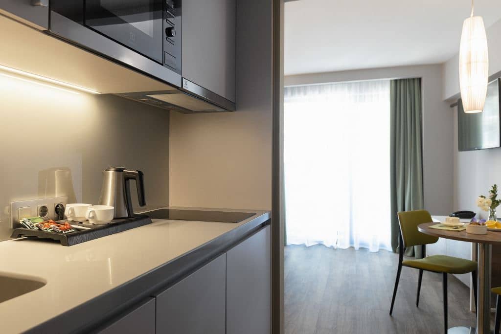rooms-studio-patio