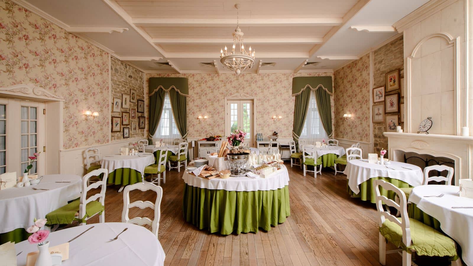 restaurants-restaurant
