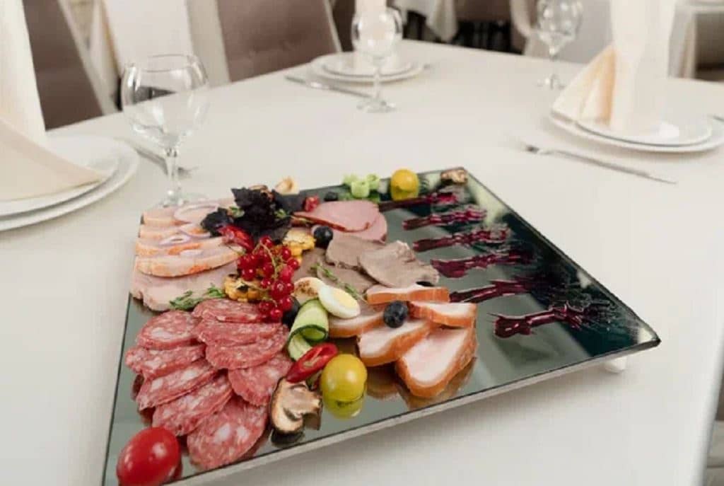 restaurants-restaurant