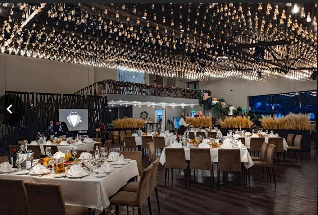 restaurants-restaurant