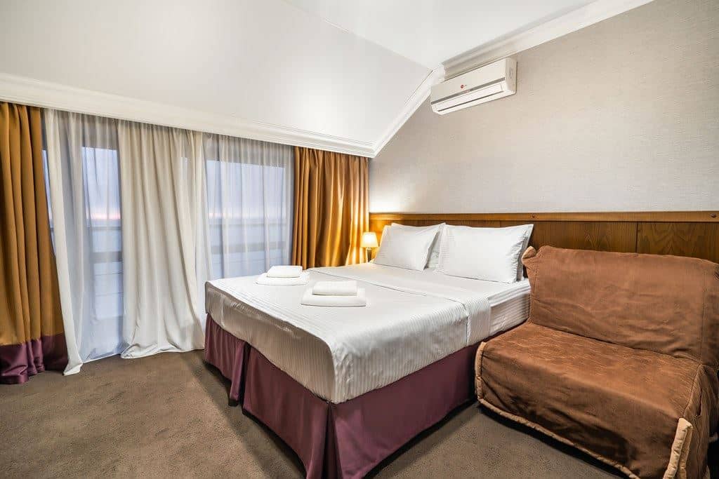 rooms-standart-with-balcony-and-sea-weiu