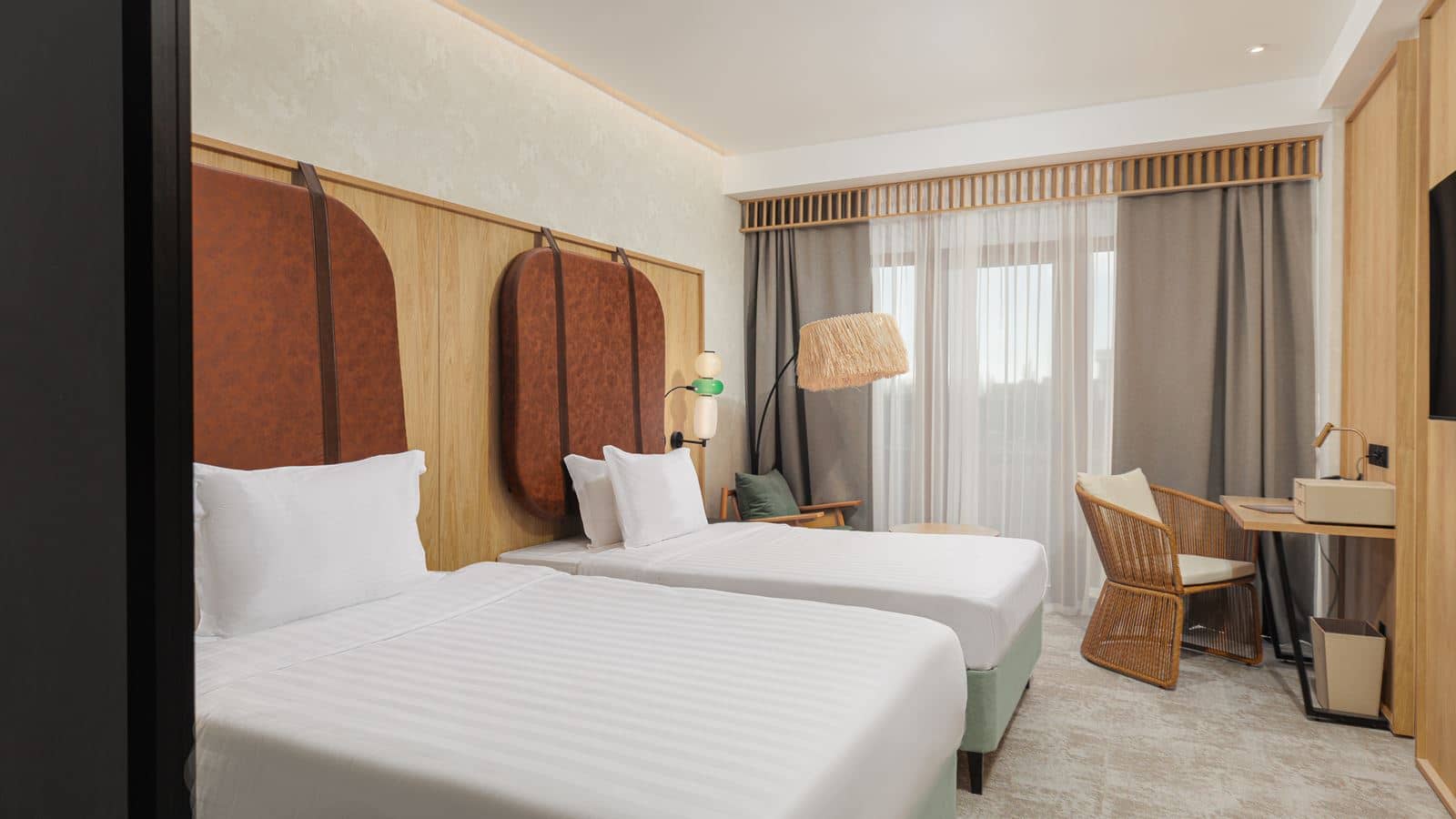 rooms-deluxe-twin-pool-view