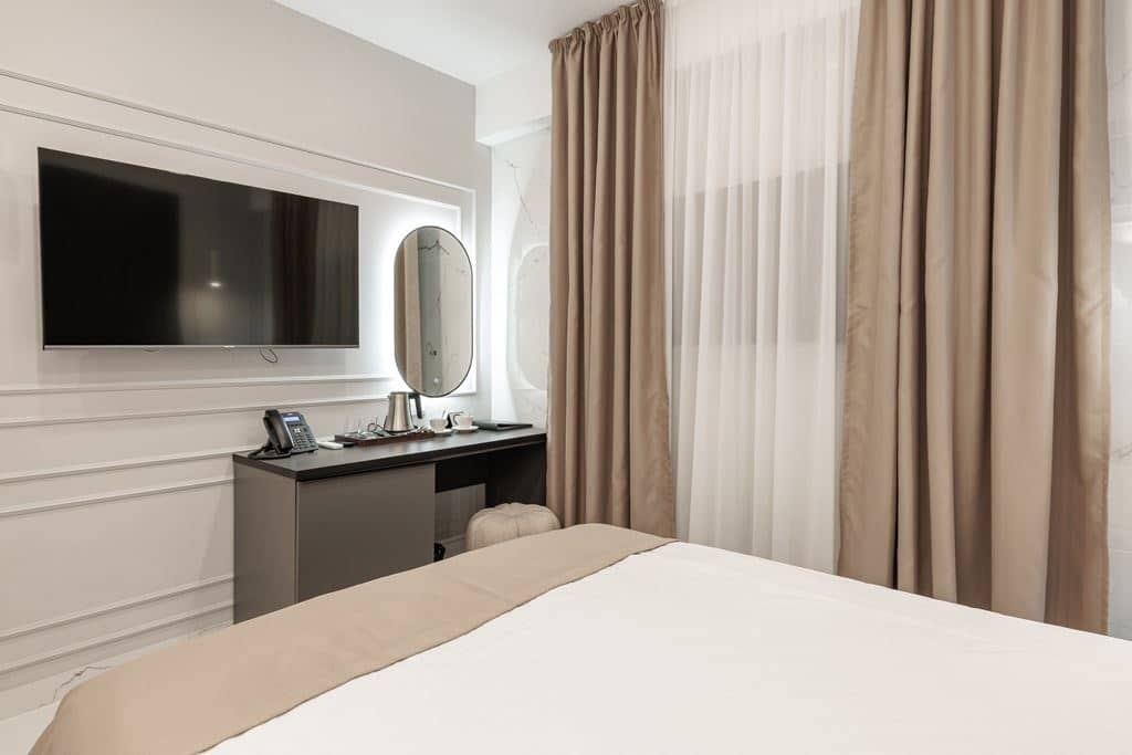 rooms-economy