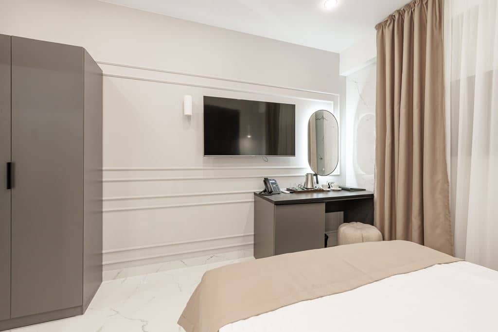 rooms-economy