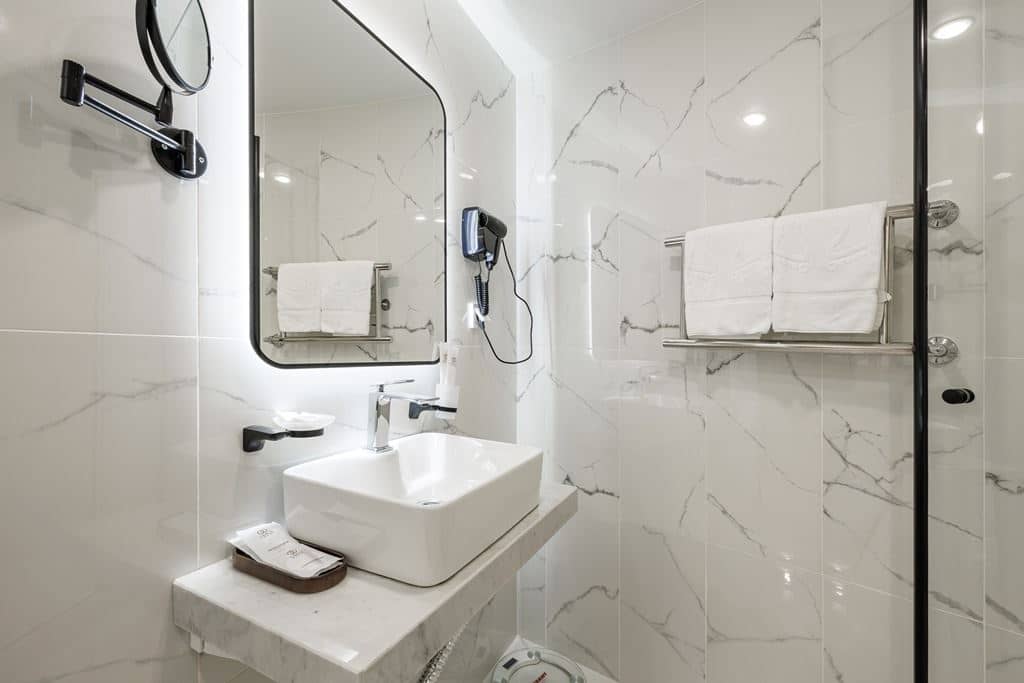 rooms-economy-plus