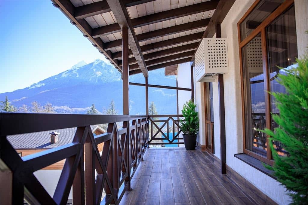rooms-senior-siut-with-balcony