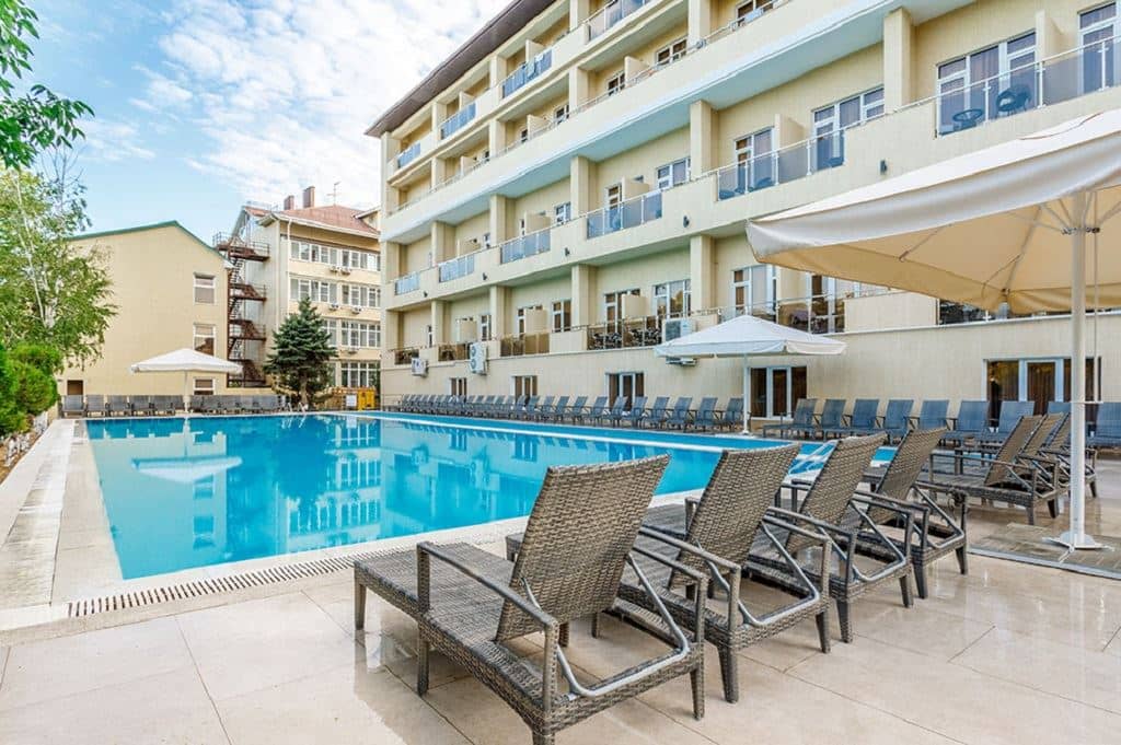 pools-outdoor-pool