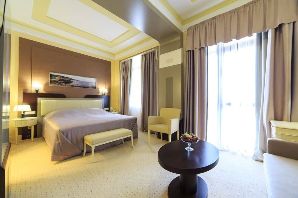 rooms-junior-suite-spalniy