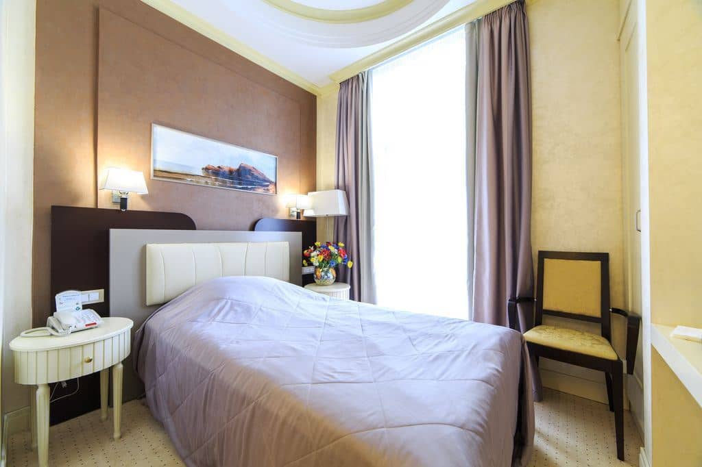 rooms-economy