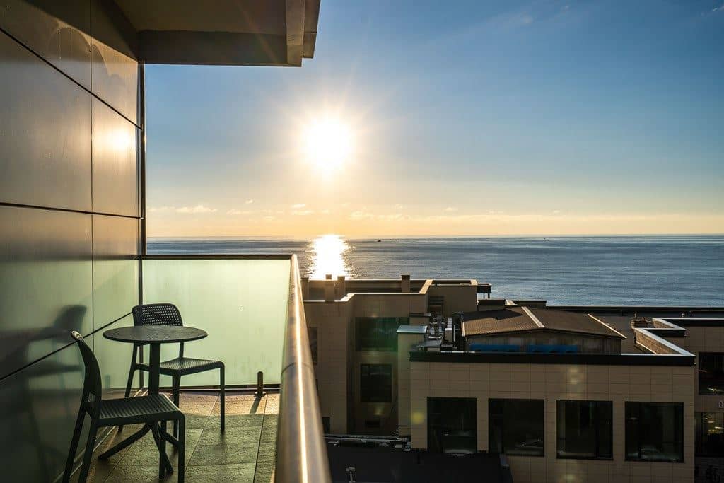 rooms-deluxe-sea