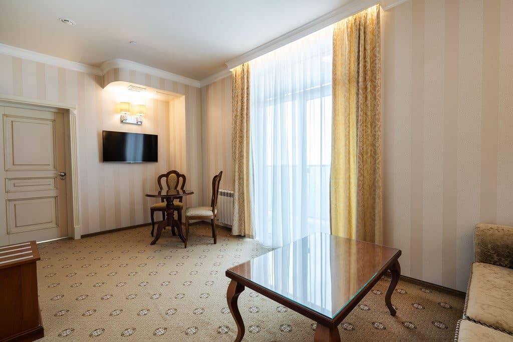 rooms-deluxe-sea