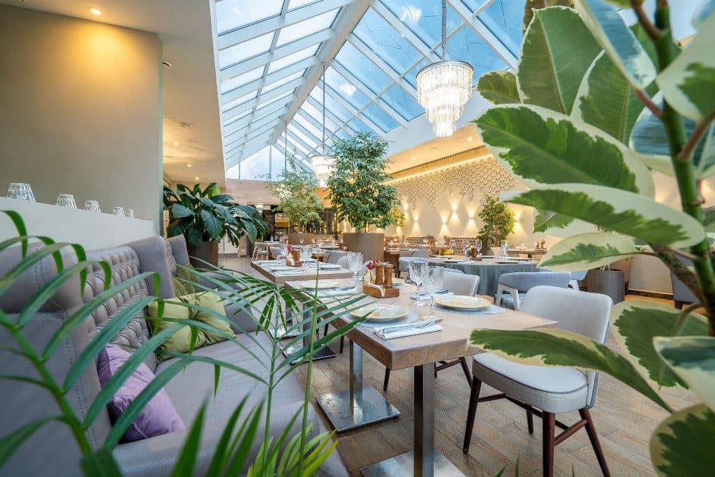 restaurants-restaurant
