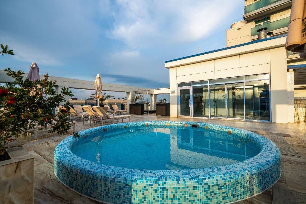 pools-outdoor-pool