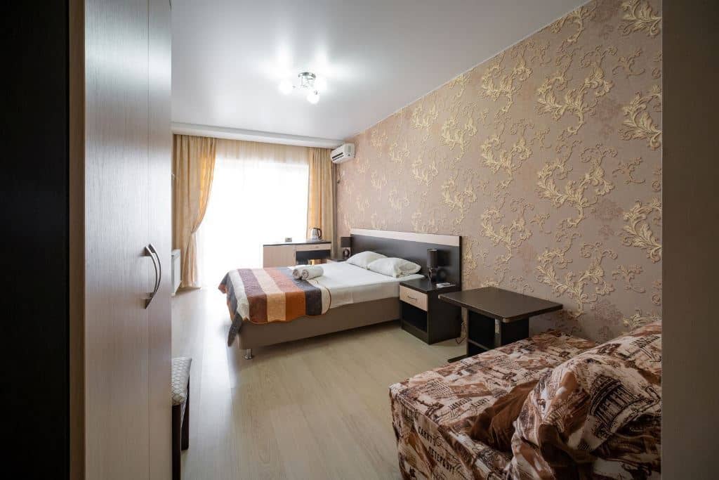 rooms-comfort-with-balcony