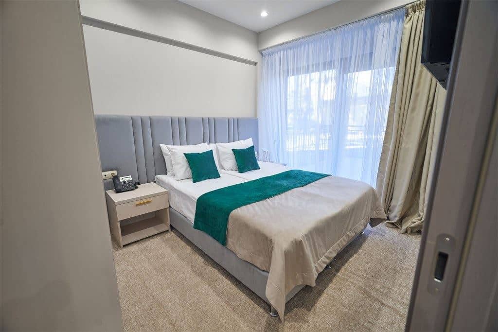 rooms-2-room-luxe-with-terasa