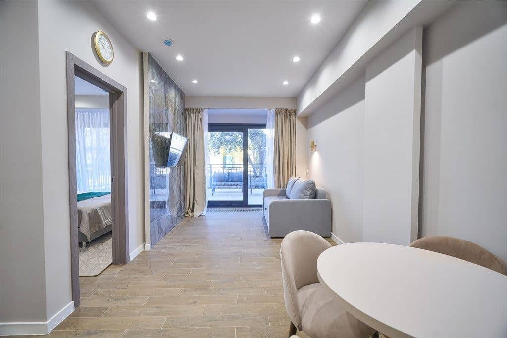 rooms-2-room-luxe-with-terasa