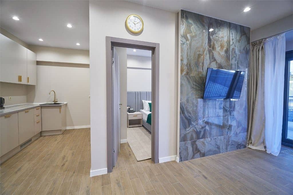 rooms-2-room-luxe-with-terasa