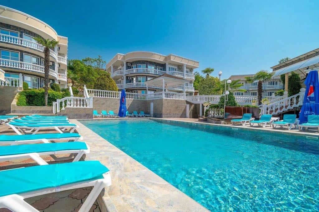 pools-outdoor-pool