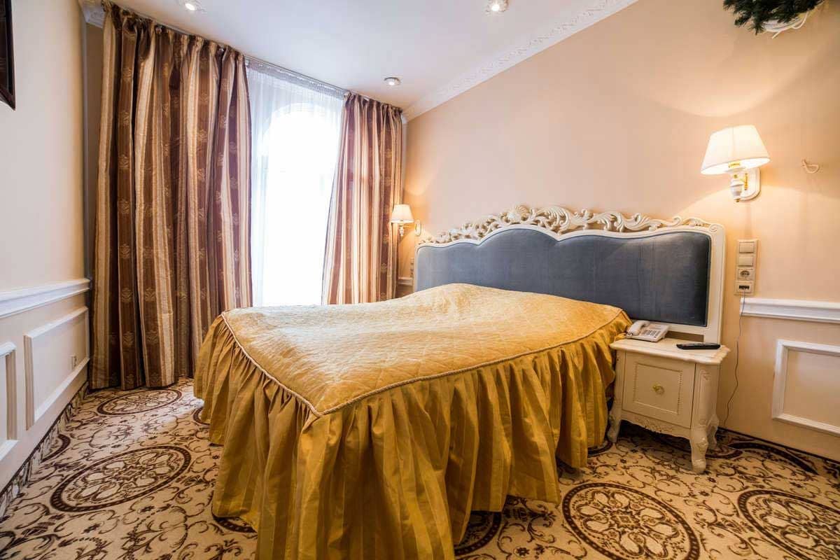 rooms-deluxe-suite