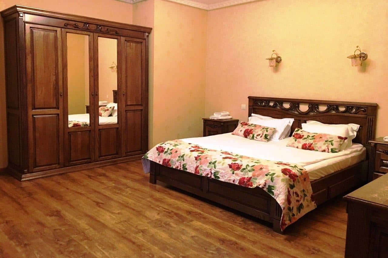 rooms-люкс-з-мінікухнею