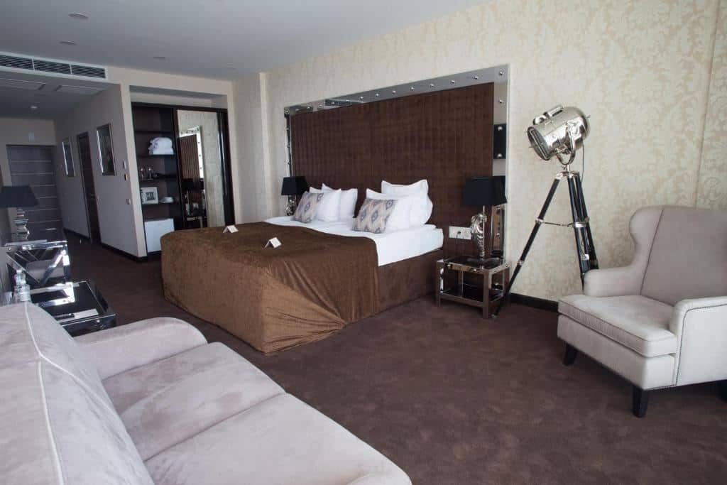 rooms-стандарт-с-видом-на-море-и-балконом