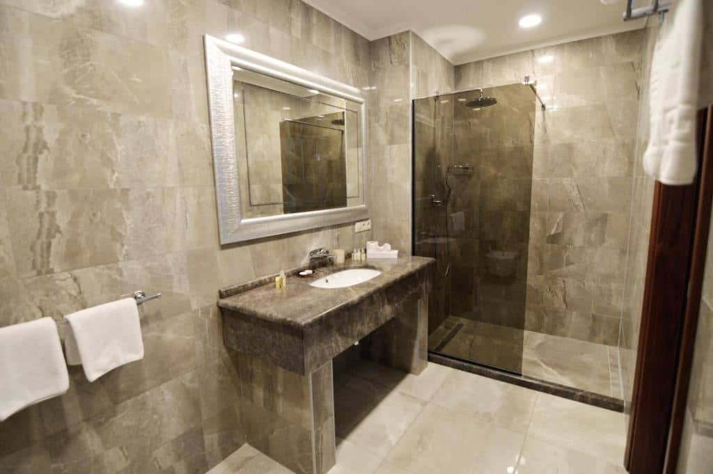 rooms-делюкс-с-видом-на-море