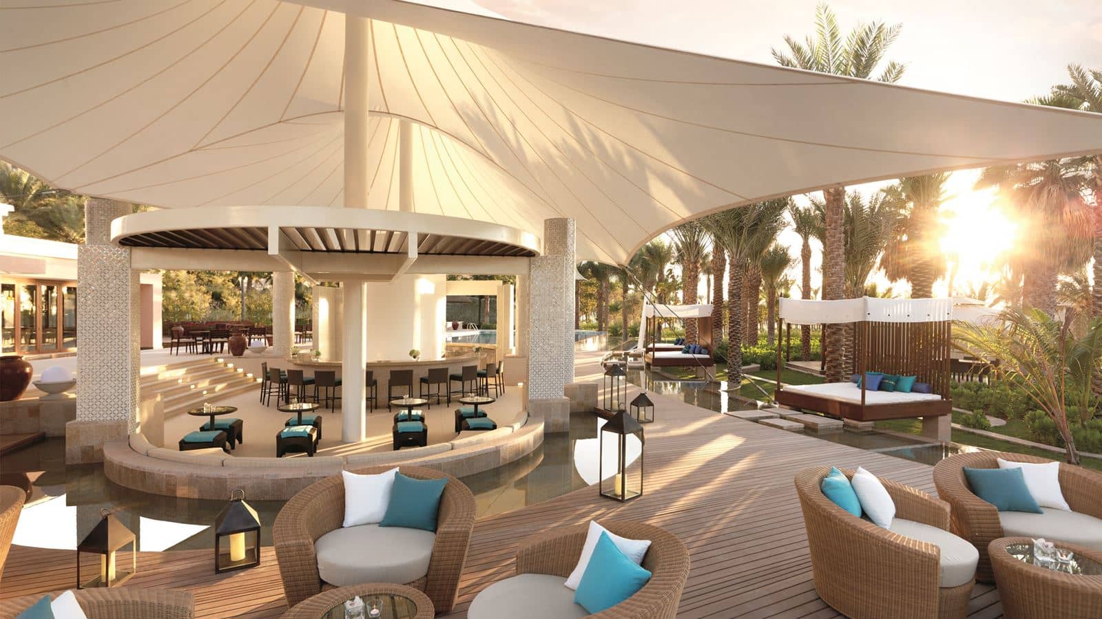 restaurants-la-baie-lounge-international
