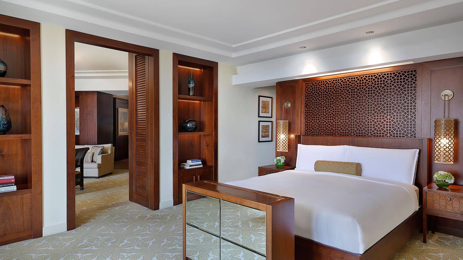 rooms-one-bedroom-ocean-club-suite