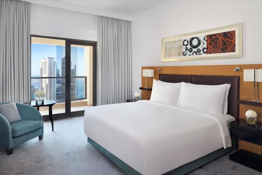 rooms-executive-room-partial-sea-view-with-balcony