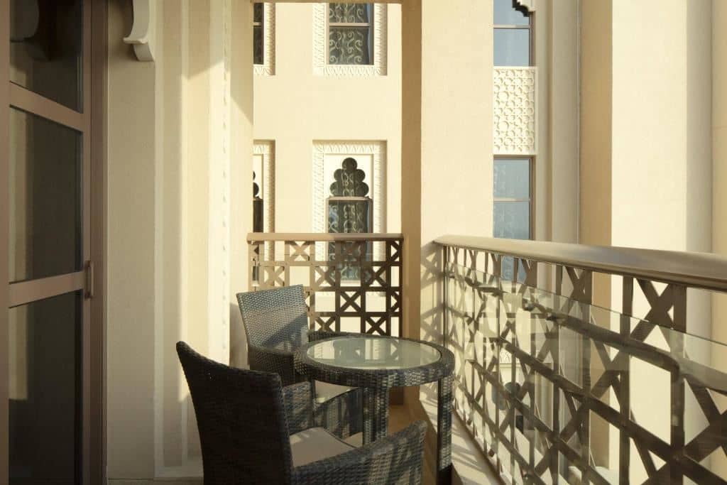 rooms-superior-deluxe-sea-view-with-balcony