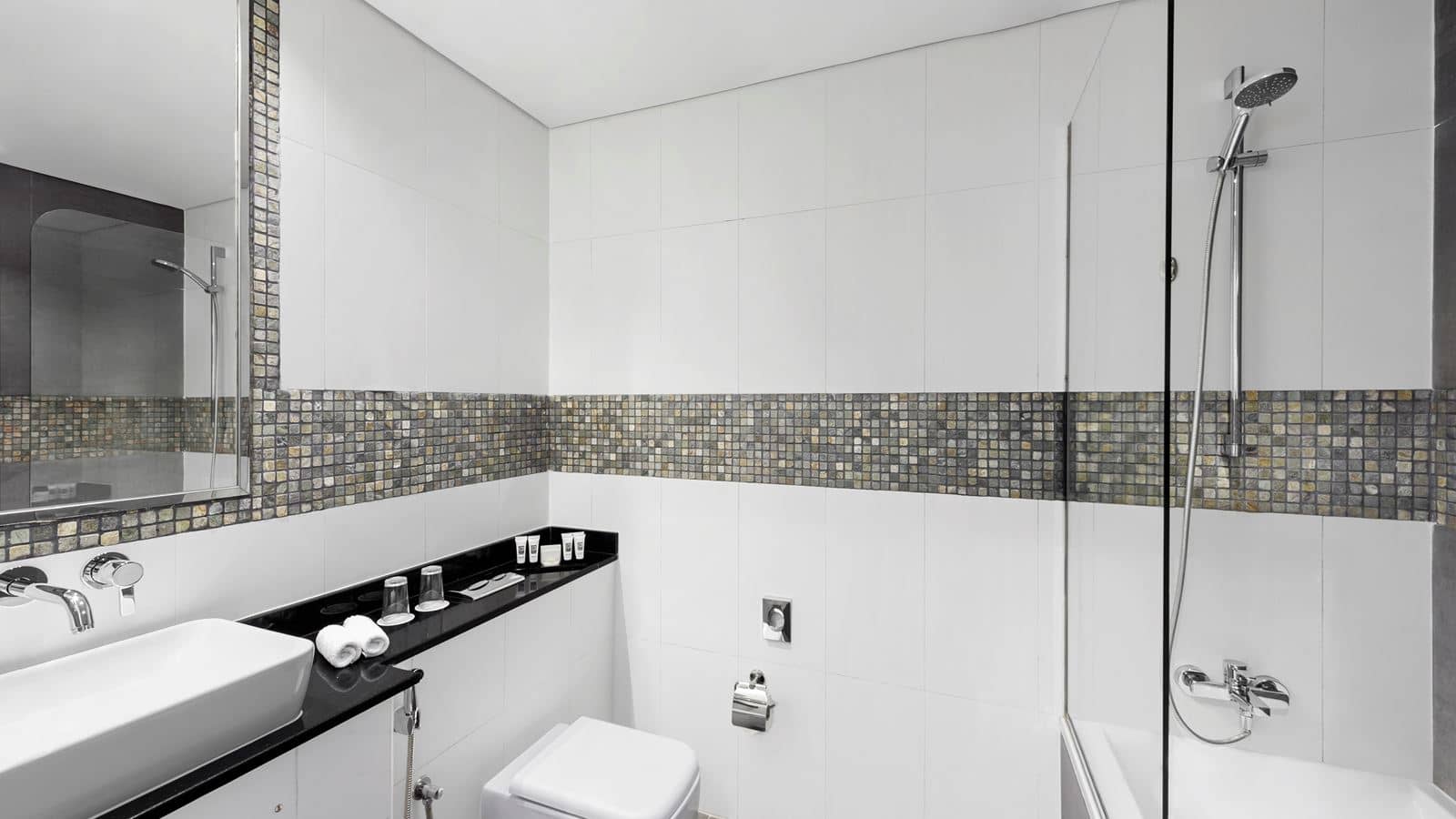 rooms-one-bedroom-suite-with-soluna-beach-access