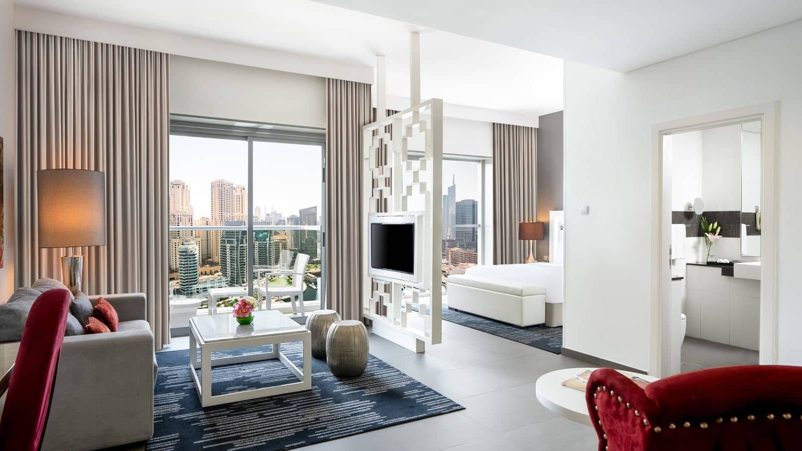 rooms-grand-studio-suite-with-balcony-marina-view-with-soluna-beach-access