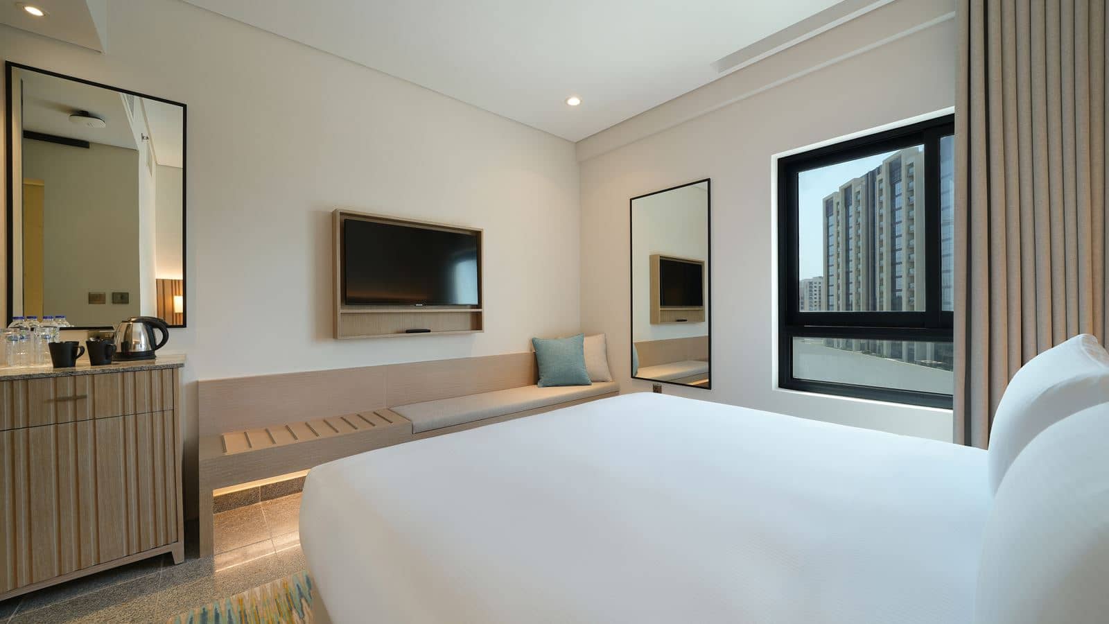 rooms-family-connecting-rooms--king--twin-beds