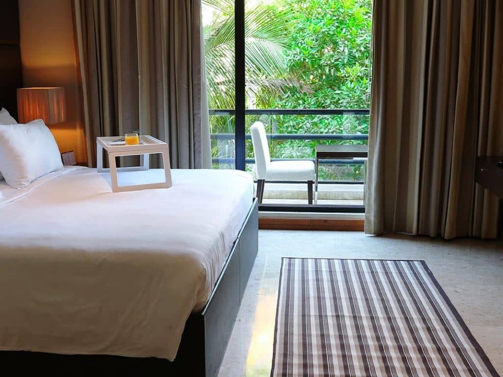 rooms-balcony-room