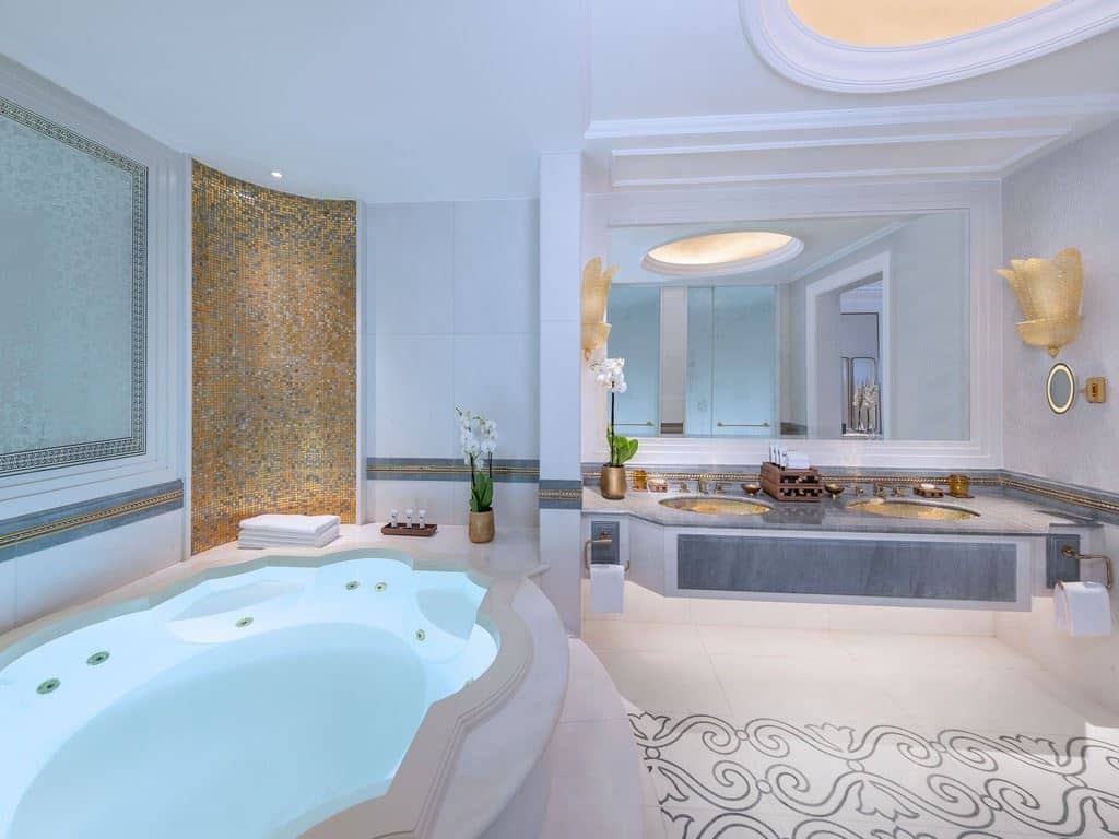 rooms-royal-suite