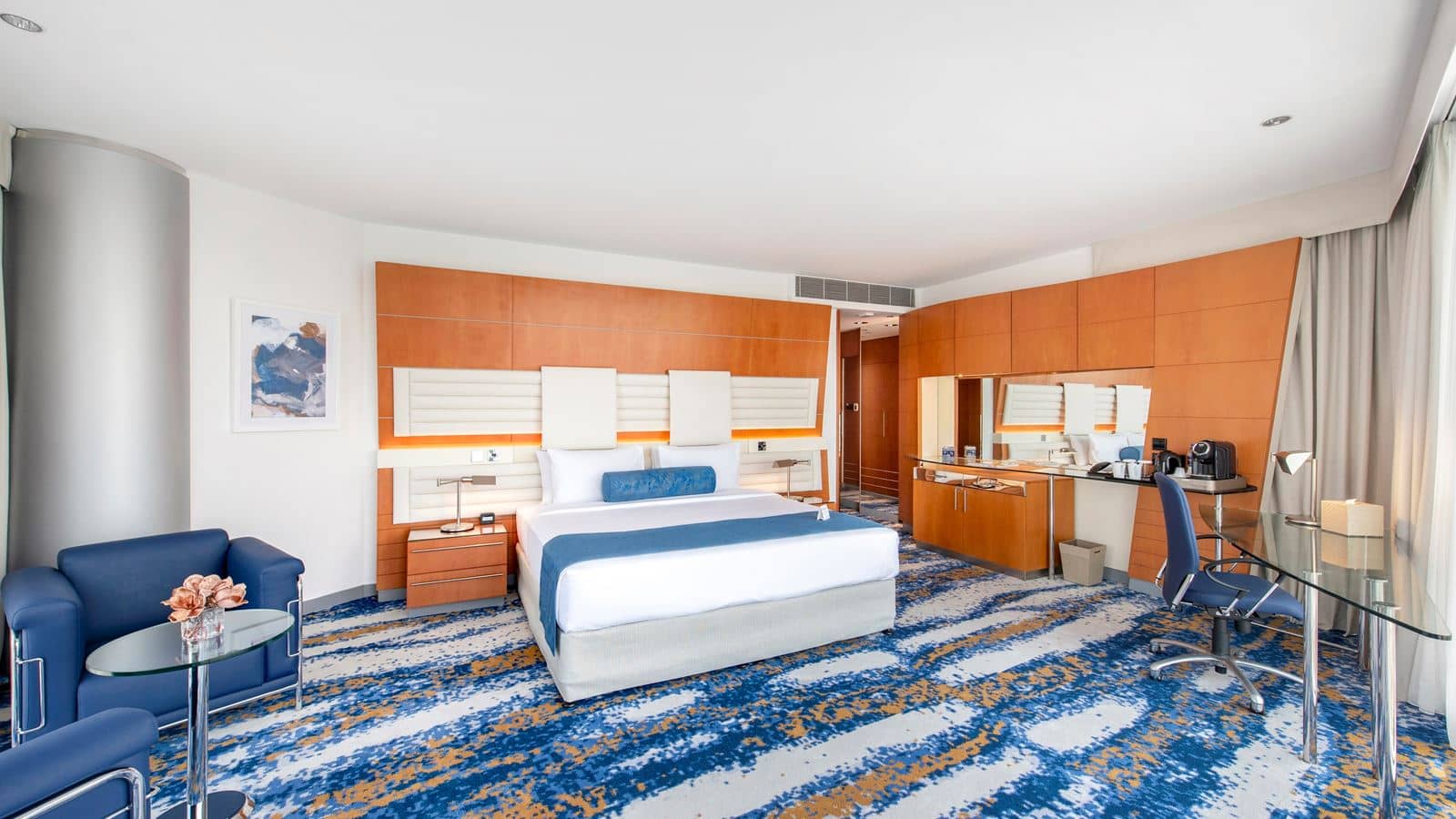 rooms-deluxe-room