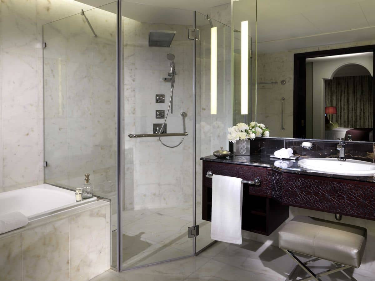 rooms-deluxe-suite