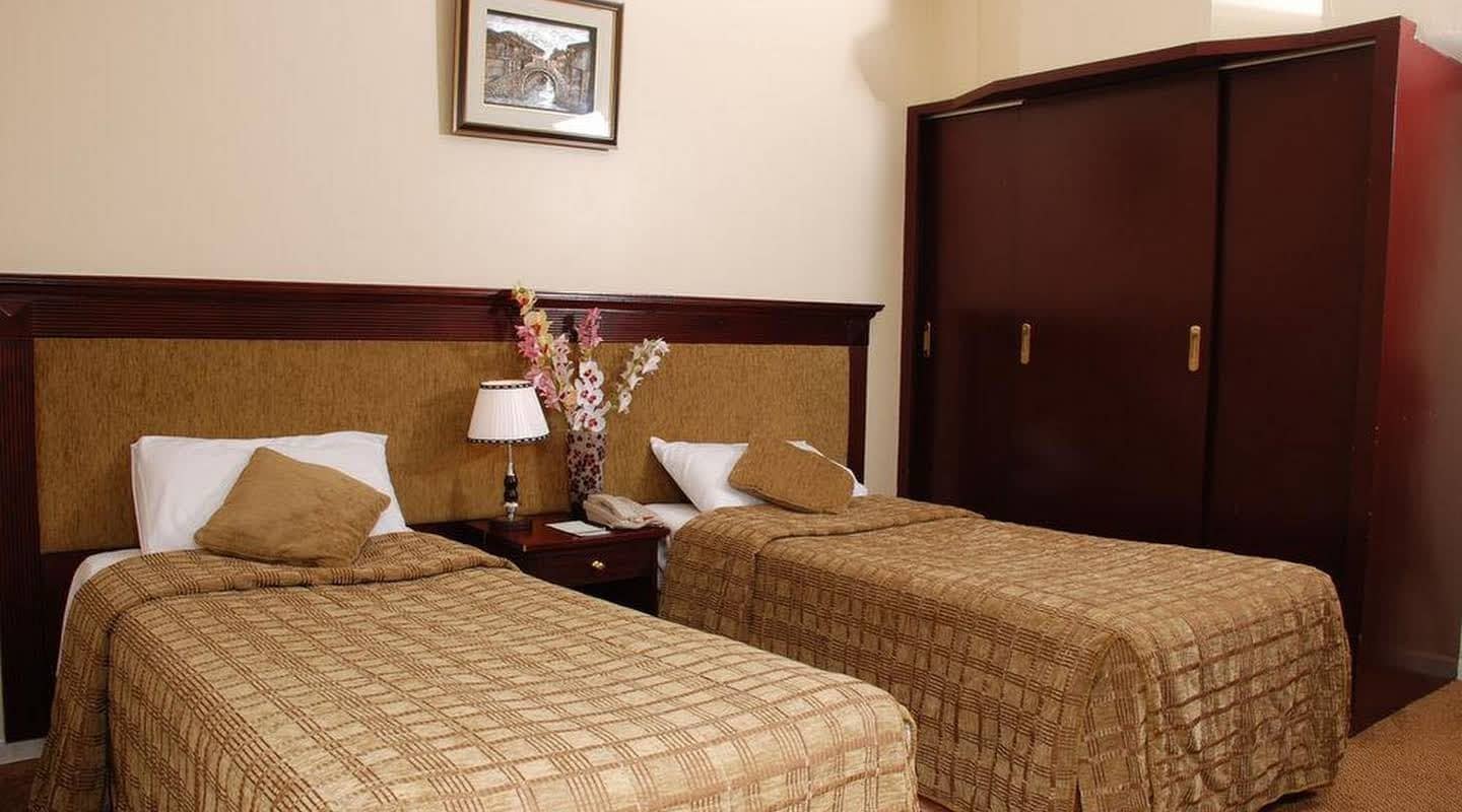 rooms-standard-room