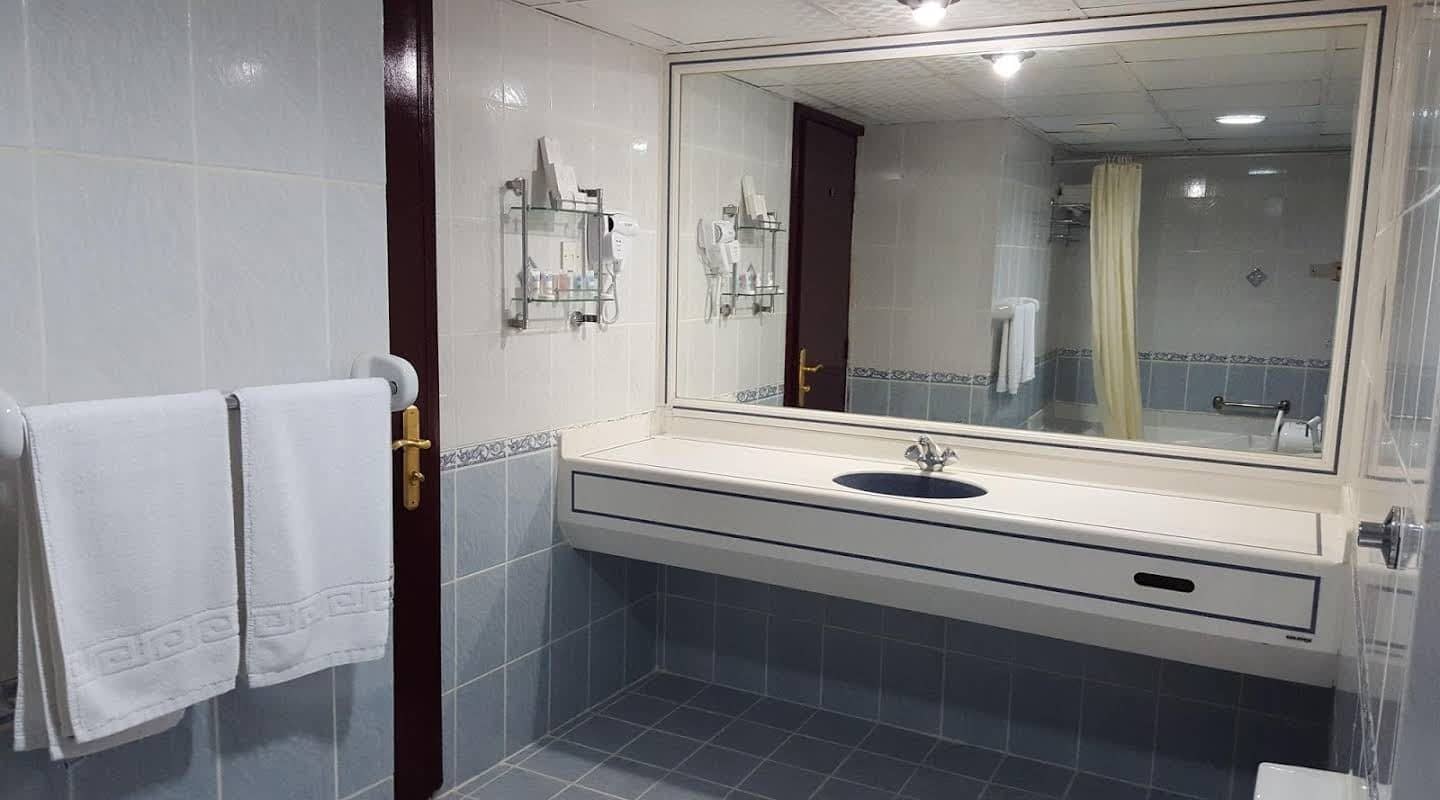 rooms-standard-room