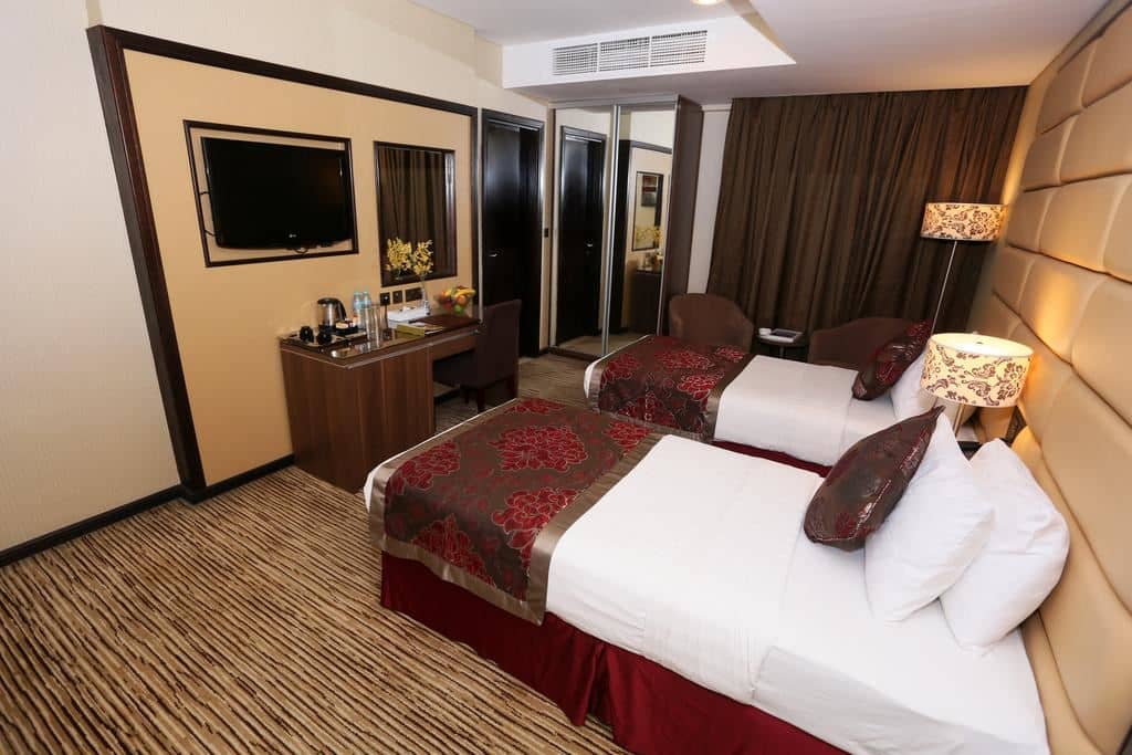 rooms-deluxe-room
