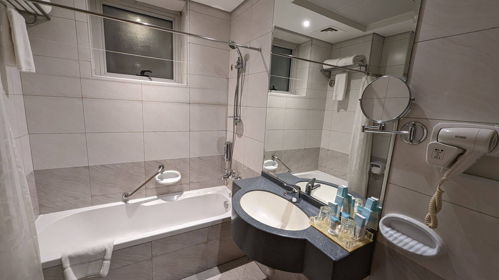 rooms-deluxe-room-with-kitchen