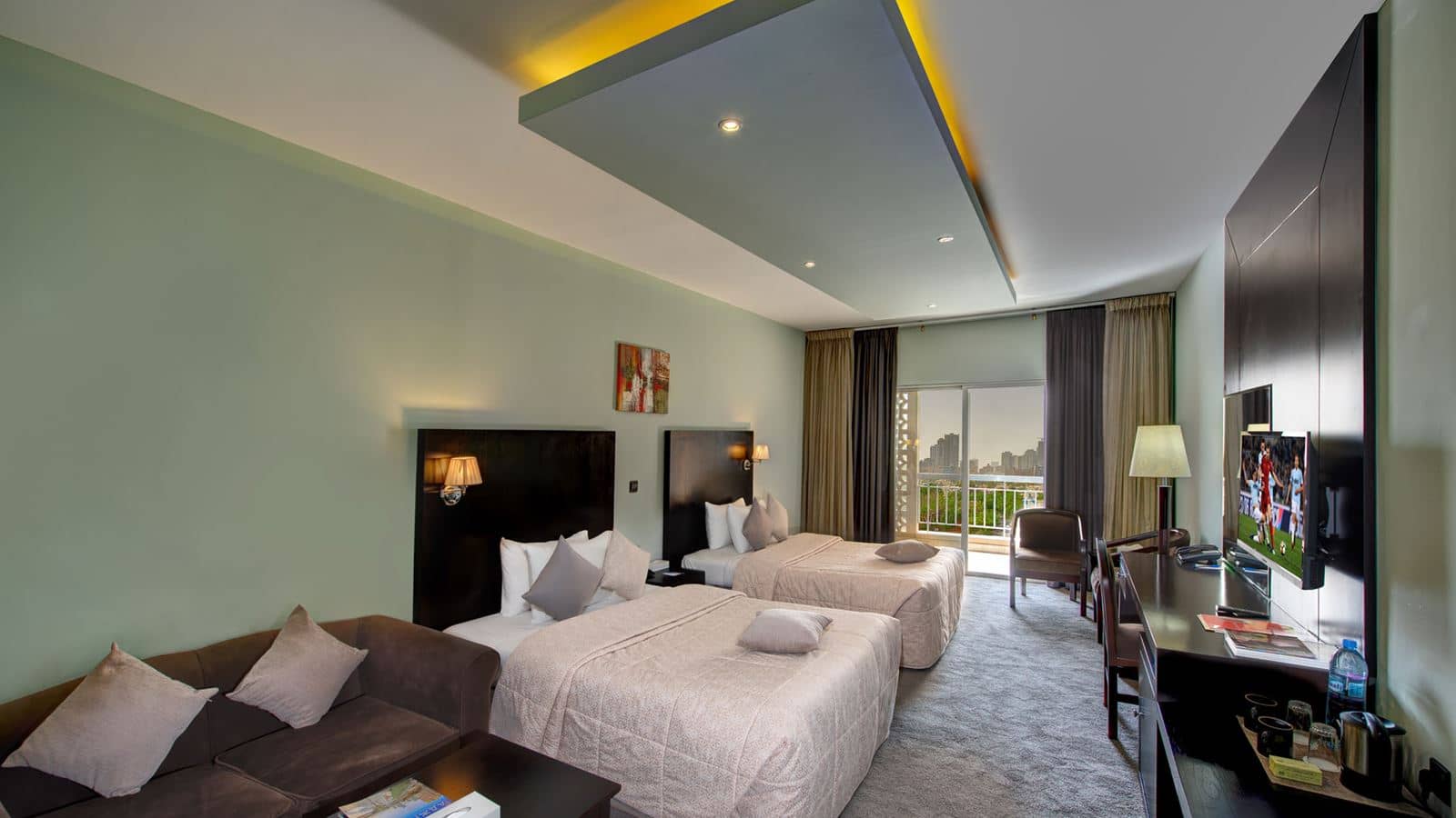 rooms-deluxe-room-city-view