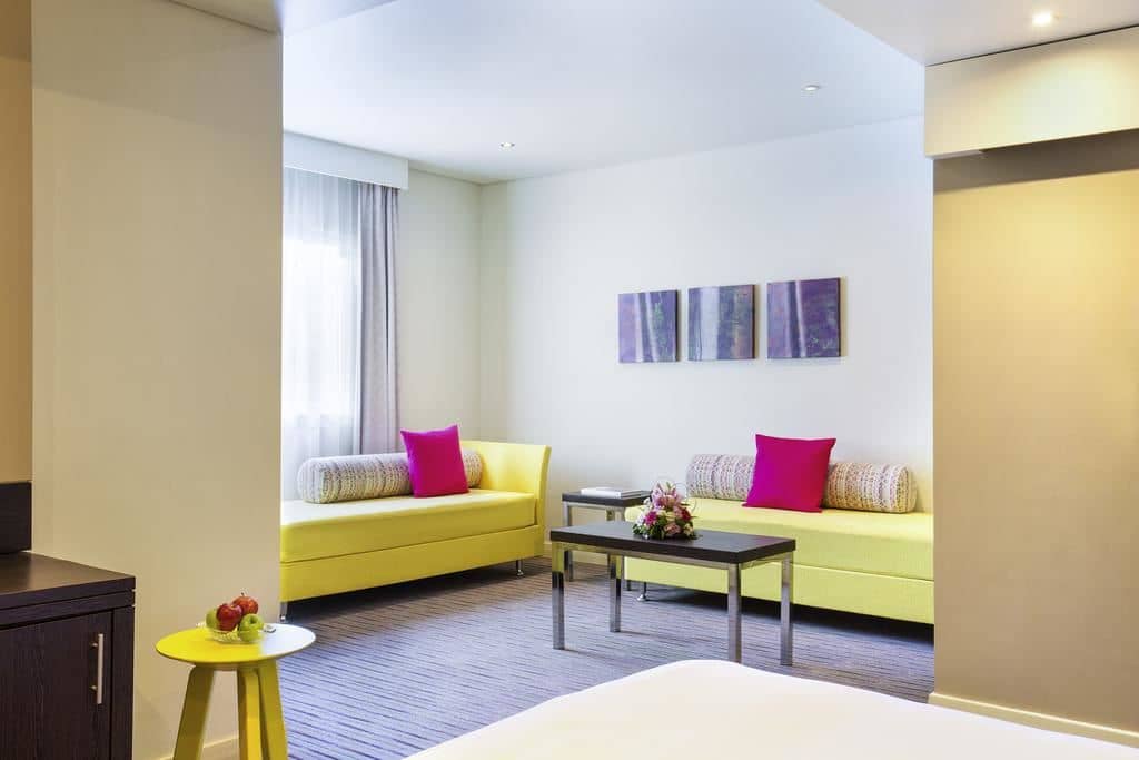 rooms-family-room